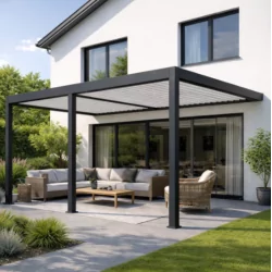 Pergola bioclimatica motorizzata Ombréa 4x8M addossata – Antracite e Bianca